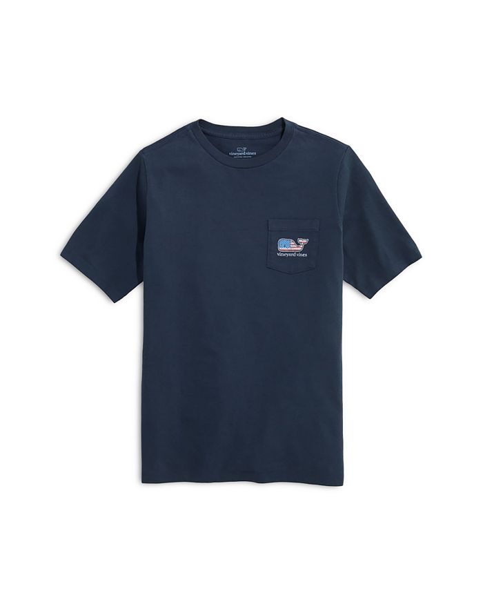 

Футболка для мальчиков с принтом "Кит и флаг" и карманом - детская (хлопок) Vineyard Vines, синий