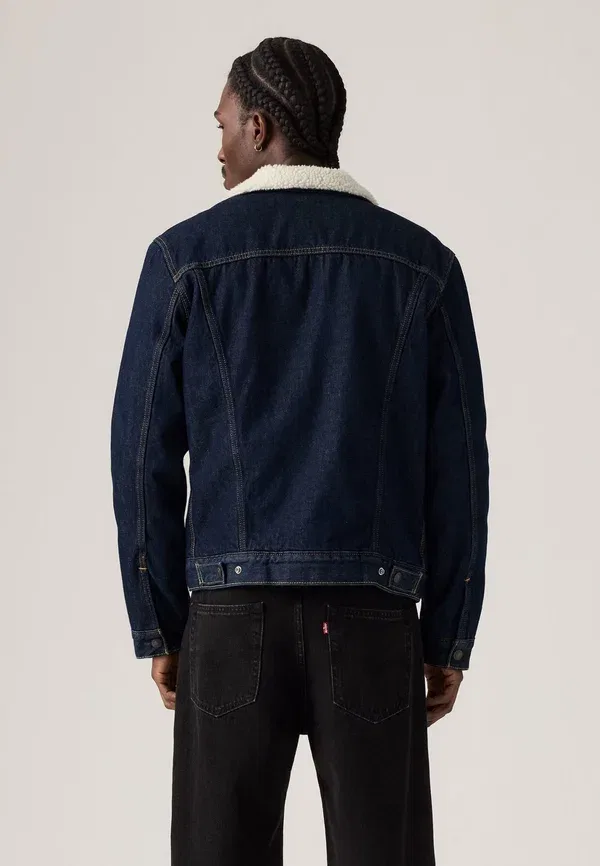 Джинсовая куртка-тракер Levi'S, цвет выбеленный шерпа — фото 3