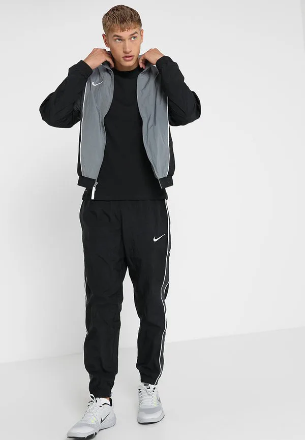 Спортивная футболка Nike Performance, Black/White — фото 2