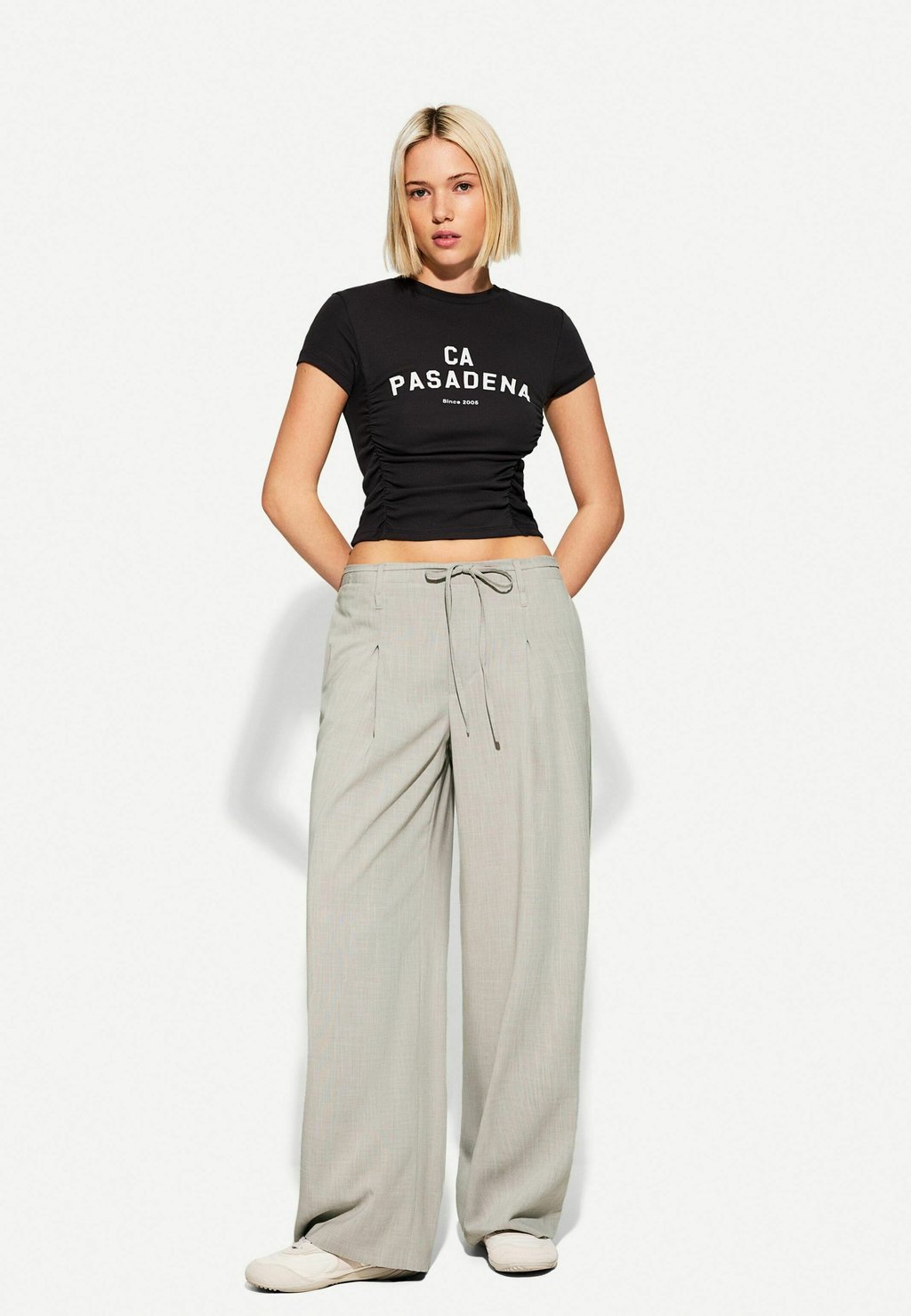 

Брюки Bershka, темно-серый