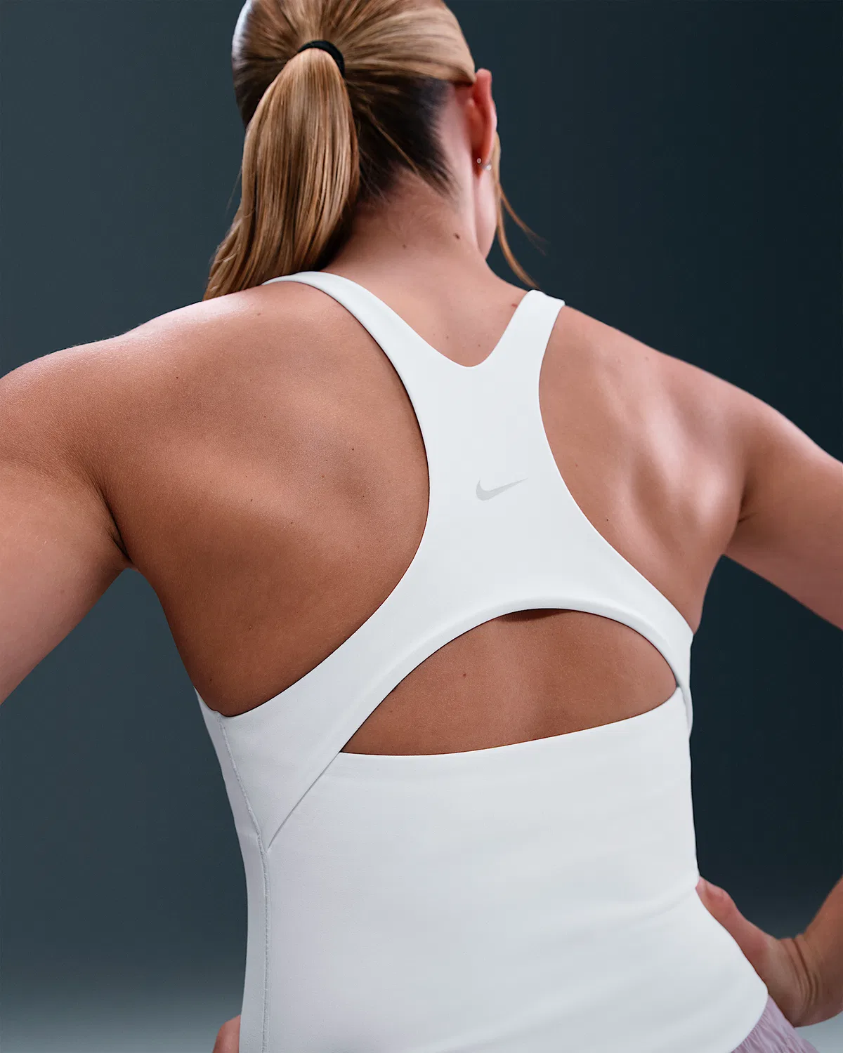 Женский спортивный топ-бра Nike Zenvy с легкой поддержкой, White/Cool Grey