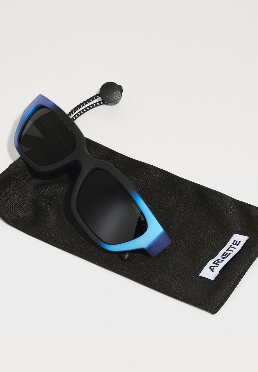 

Солнцезащитные очки CURBSIDE UNISEX Arnette, черный
