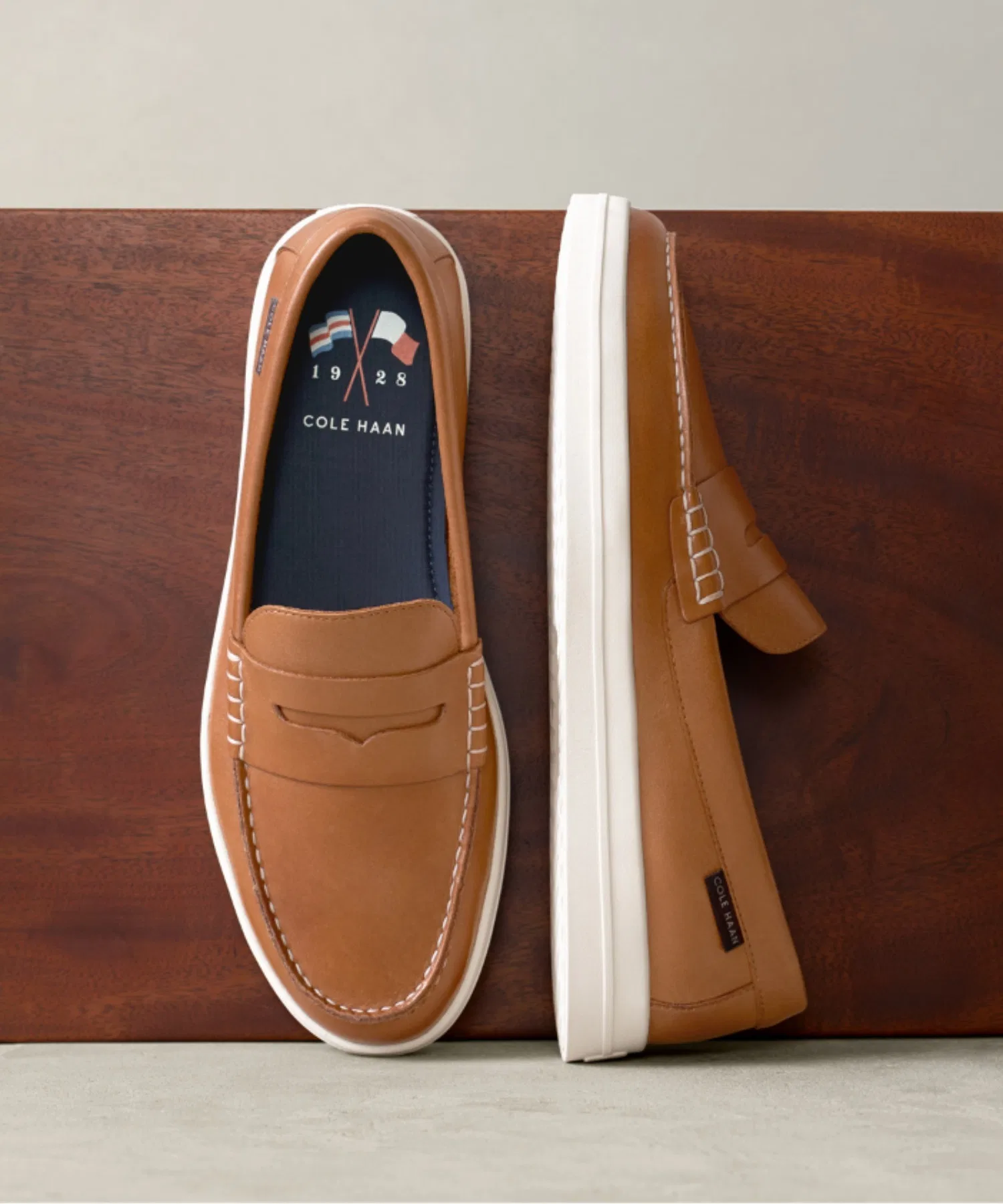 Мужские кожаные лоферы Nantucket Drift COLE HAAN коричневые