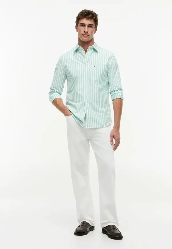 Рубашка Tommy Hilfiger Heritage Oxford Seasonal STP Seasonal Pattern, цвет нефритово-зеленый в полоску — фото 2