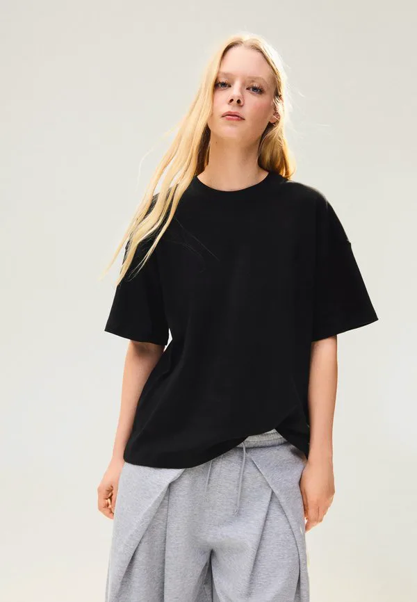 

Простая футболка Bershka, Black, Черный, Простая футболка Bershka, Black