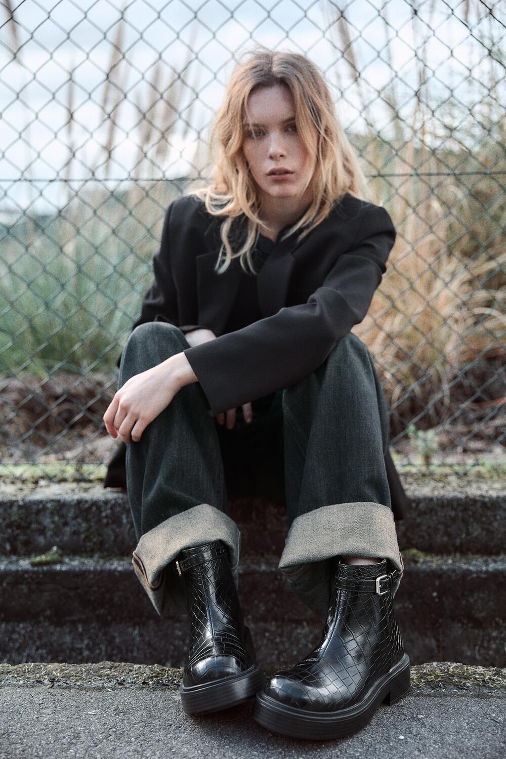 

Плоские ботинки с эффектом крокодила ZARA, черный