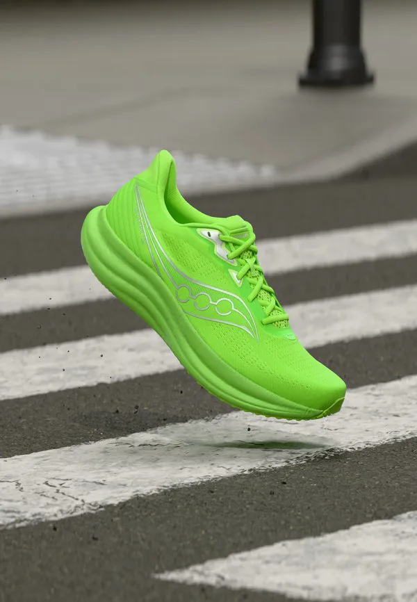 Гоночные туфли triumph 23 Saucony, Slime/Silver-Coloured