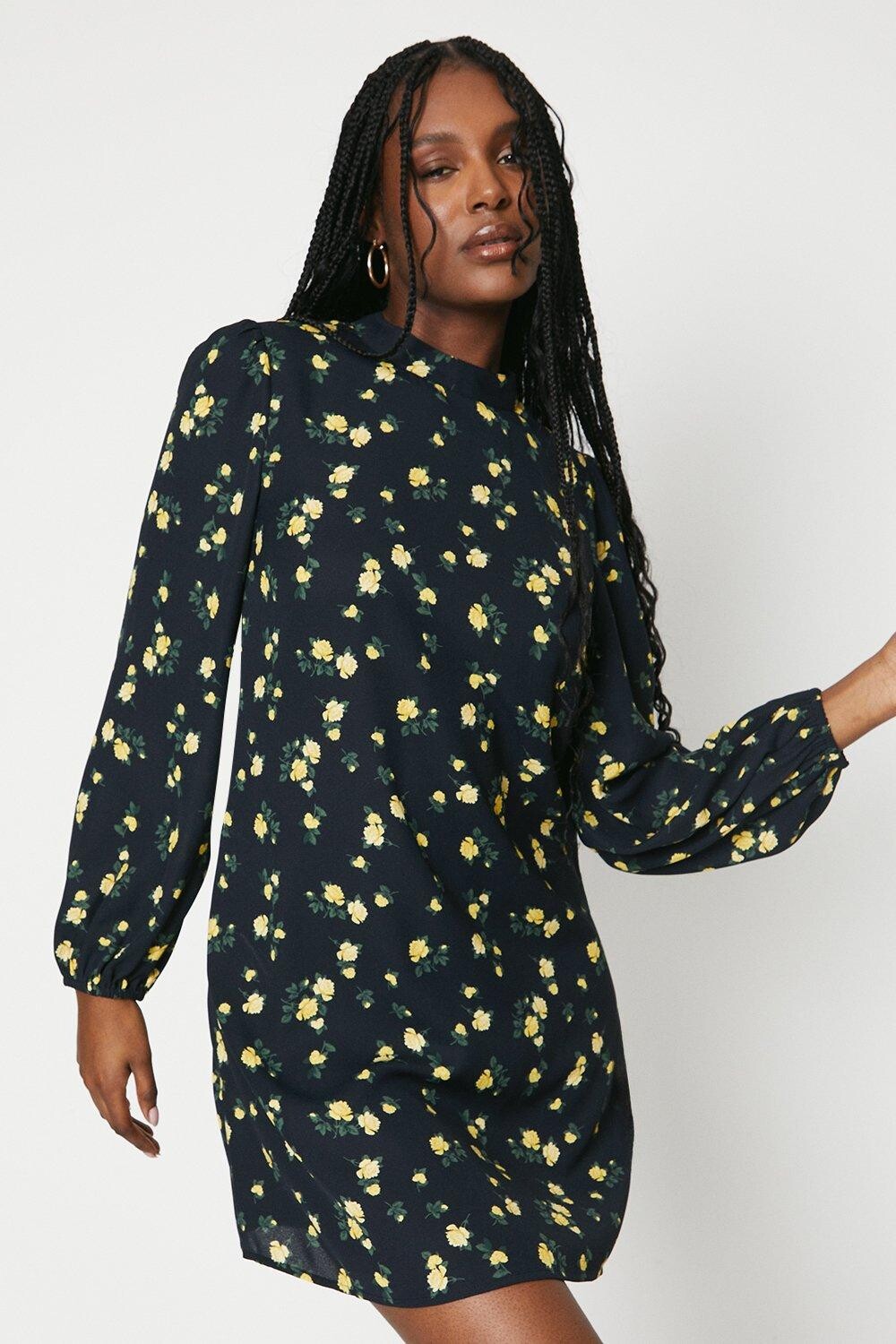 

Черное мини-платье с высоким воротником в стиле Ditsy Dorothy Perkins, черный