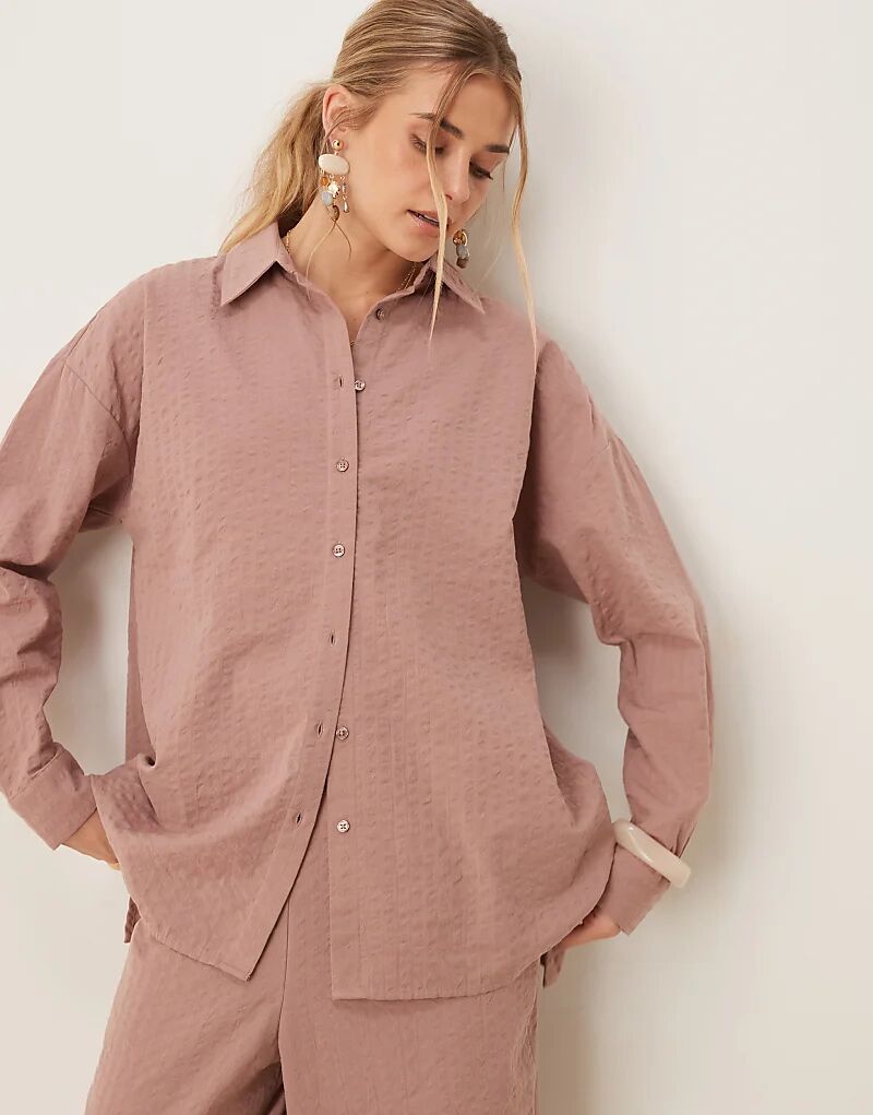 

Рубашка из сирсакера с запахом на спине ASOS DESIGN, комплект из норки