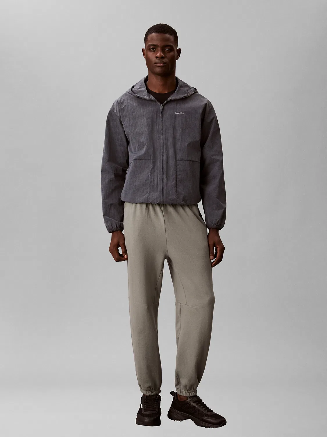 Зауженные брюки Calvin Klein серого цвета — фото 3