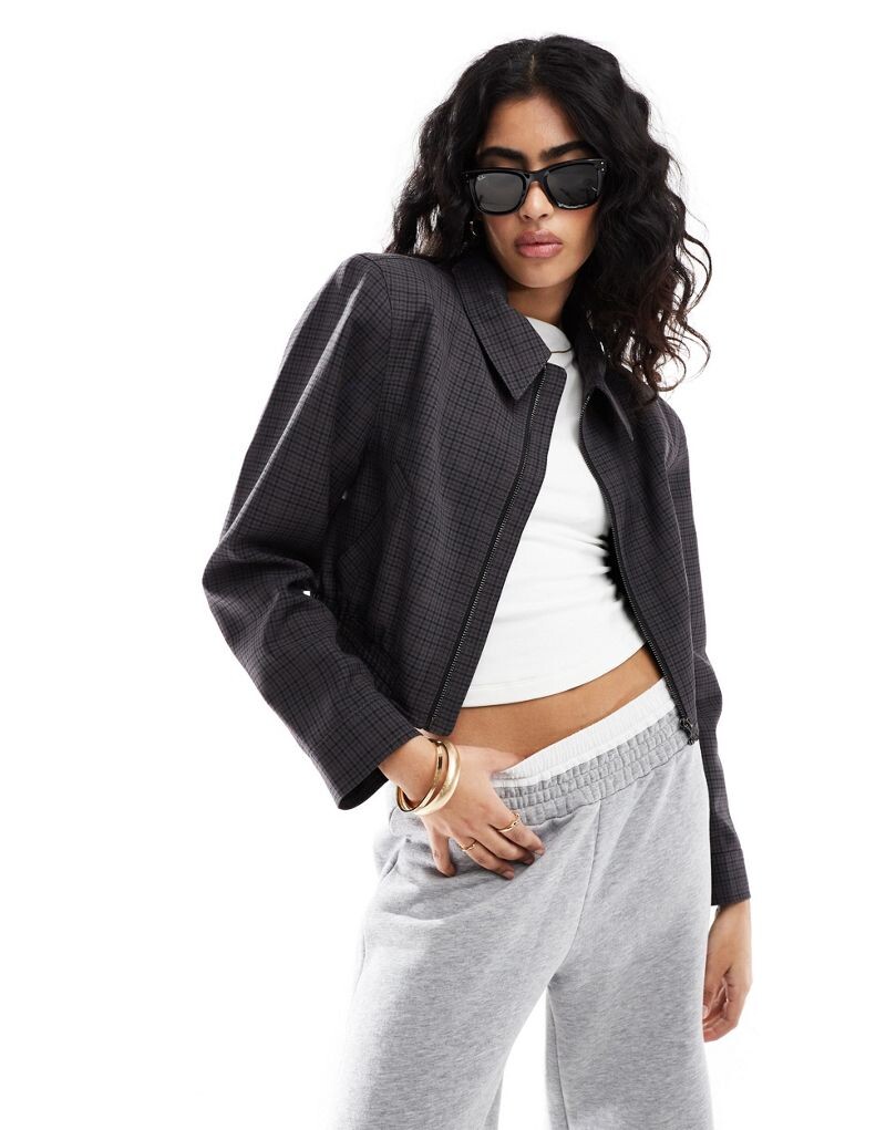 

ASOS DESIGN – укороченный бомбер с клетчатым воротником