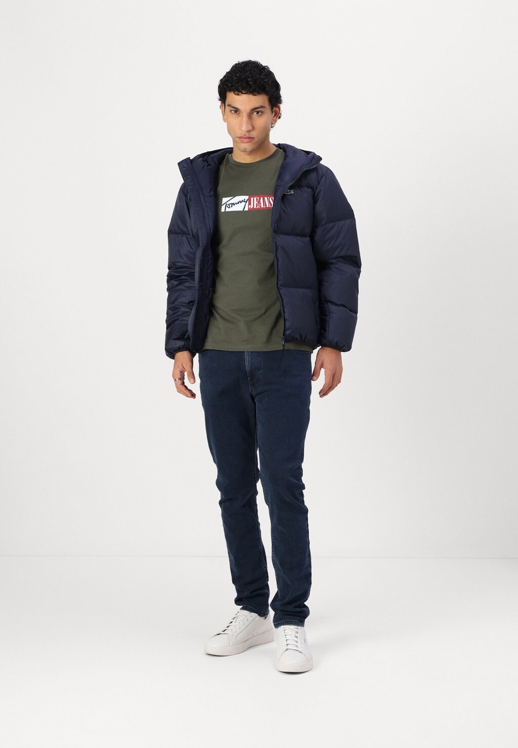 

Пуховик Lacoste, темно-синий