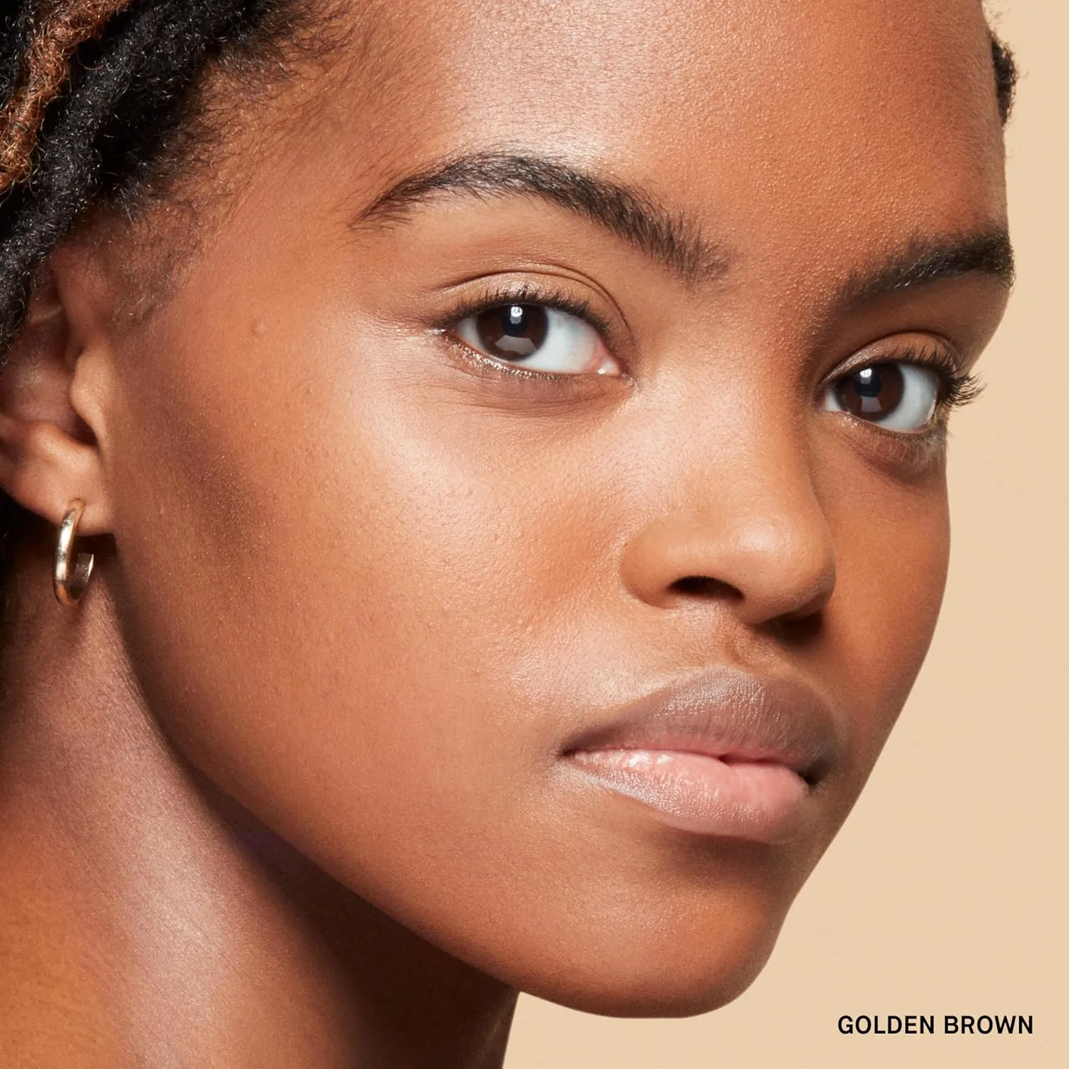 Прессованная пудра Bobbi Brown Sheer Finish | Матирующая фиксирующая пудра, впитывающая излишки кожного сала, для контроля блеска в течение всего дня | В комплекте пуховка, 0,32 унции, 07 Golden Brown (Medium dark warm brown) — фото 4
