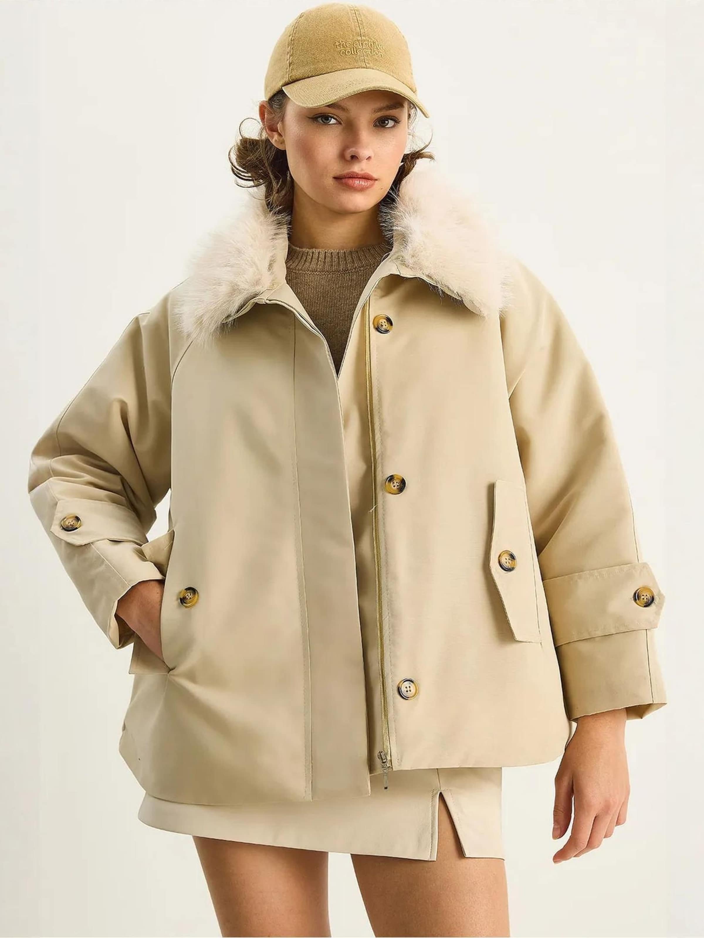 

Bianco Lucci Межсезонное пальто в бежевом цвете