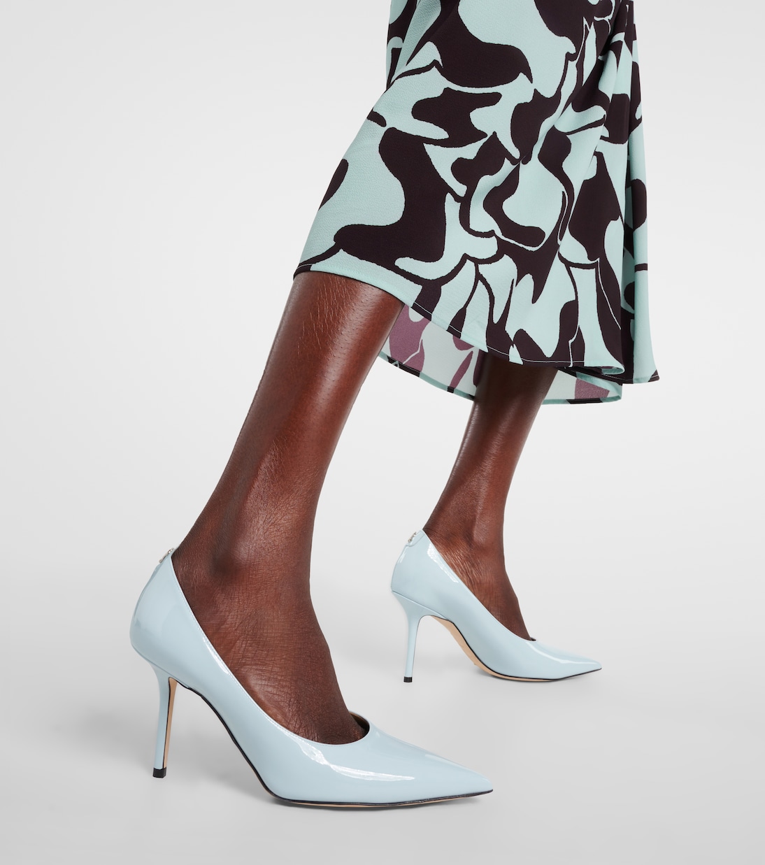 Туфли-лодочки Love 85 из лакированной кожи Jimmy Choo, Ice Blue — фото 4