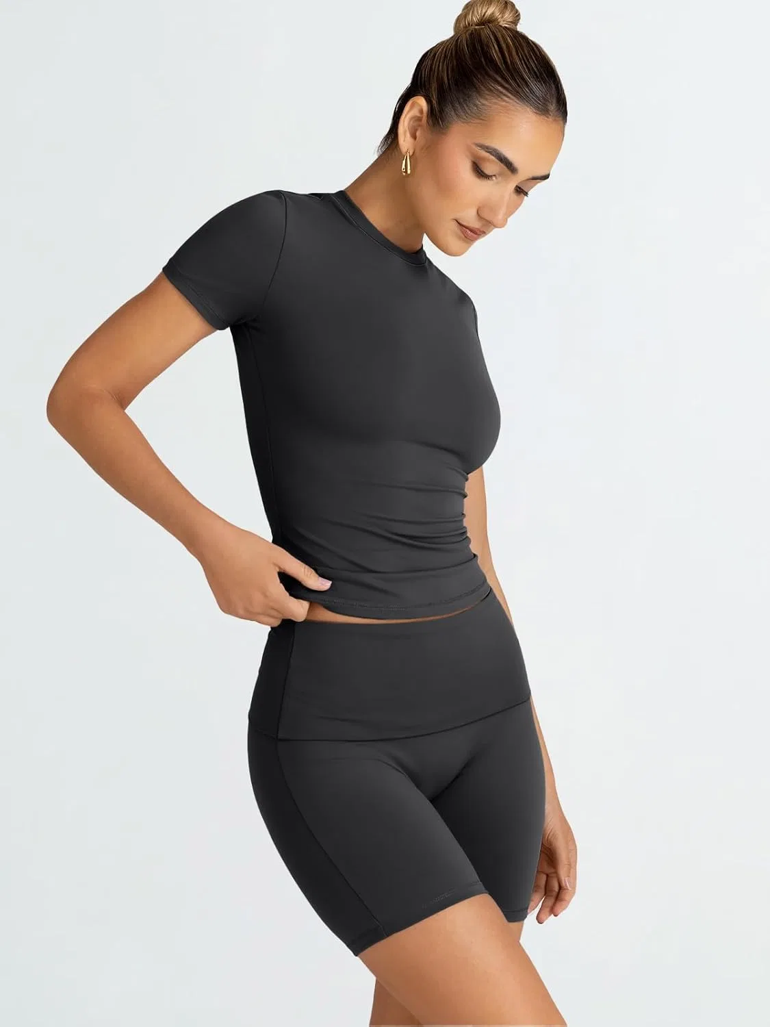 Trendy Queen Модный комплект из двух предметов для летних тренировок, спортивный костюм, шорты, одежда для пилатеса и йоги, одежда для прогулок, весенняя спортивная удобная одежда для активного отдыха, черный — фото 3