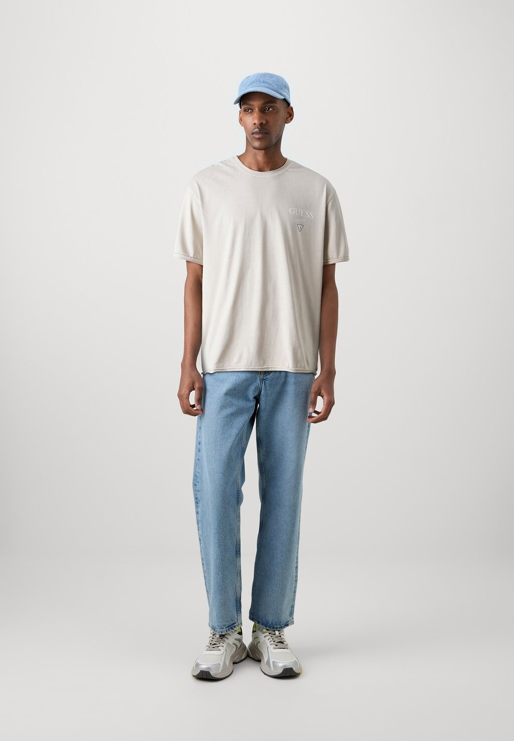 

Футболка с принтом GO STACKED LOGO TEE Guess Originals, разноцветный