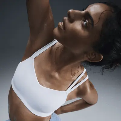 

Спортивный бюстгальтер Nike Zenvy Strappy, белый