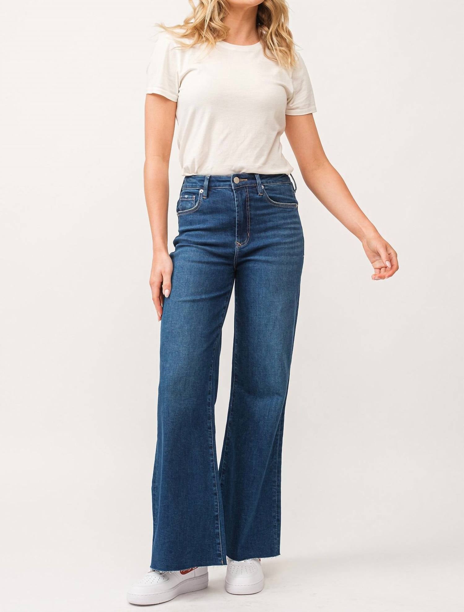 

Джинсы Fiona High Rise Wide Leg в цвете Borealis DEAR JOHN DENIM