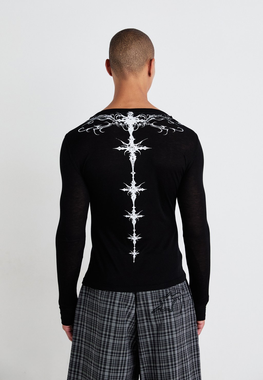 

Лонгслив INES HENLEY Jaded London, черный