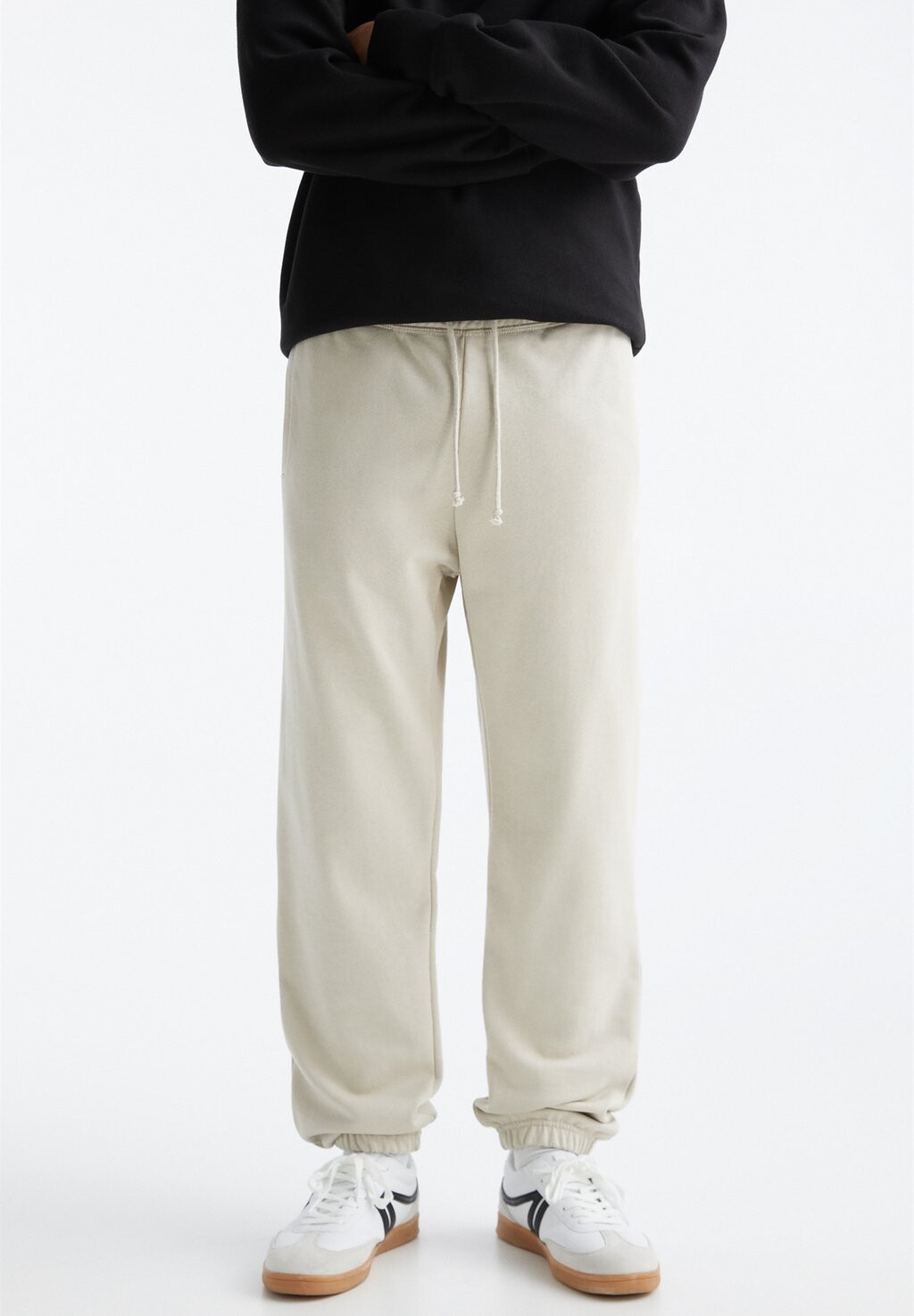 

ДЖОГГЕРЫ Standard Fit PULL&BEAR