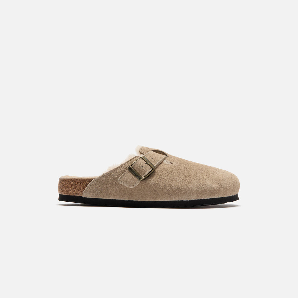 

Сандалии Birkenstock Boston Shearling Suede, цвет Taupe/Sandcastle