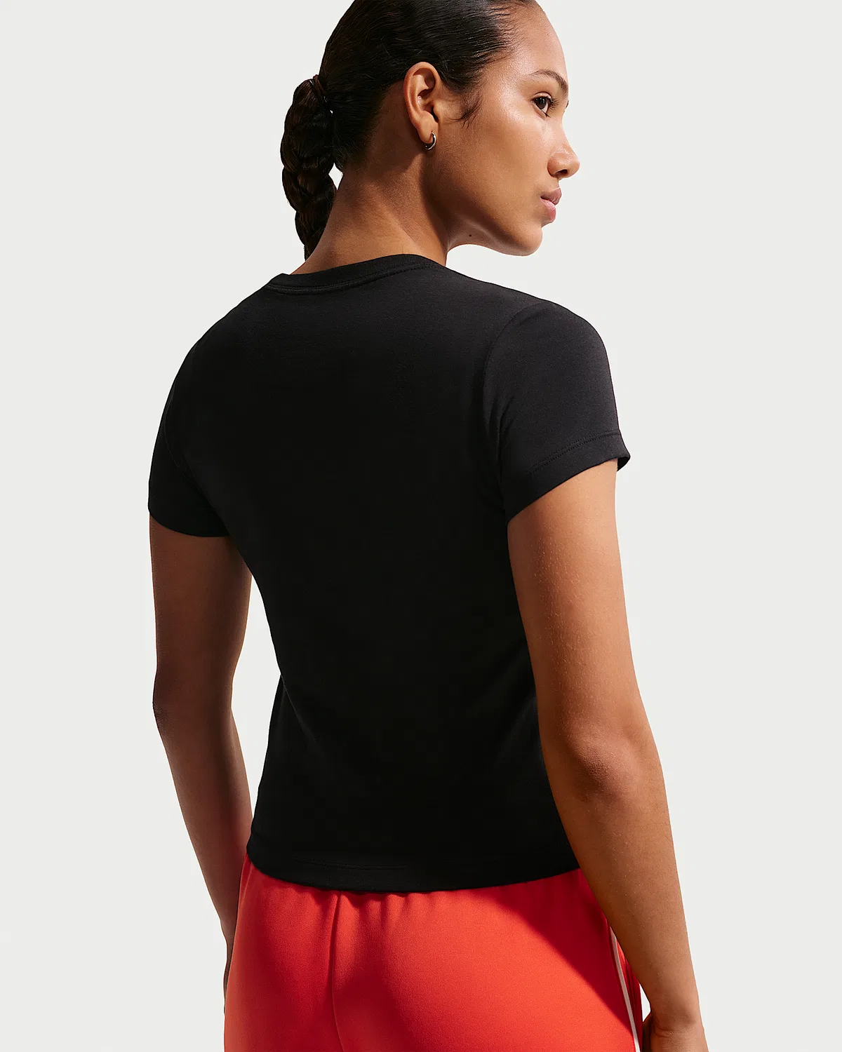 Женская укороченная футболка Nike Sportswear Chill Knit Slim, Black — фото 2