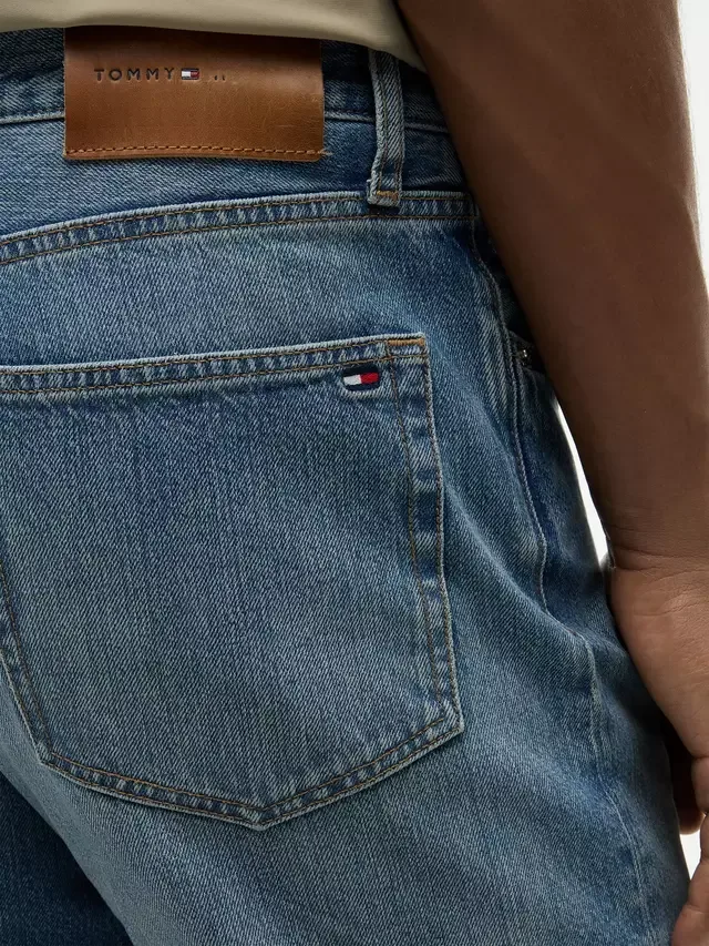 Джинсы свободного кроя с эффектом потертости, средне-синие Tommy Hilfiger — фото 4