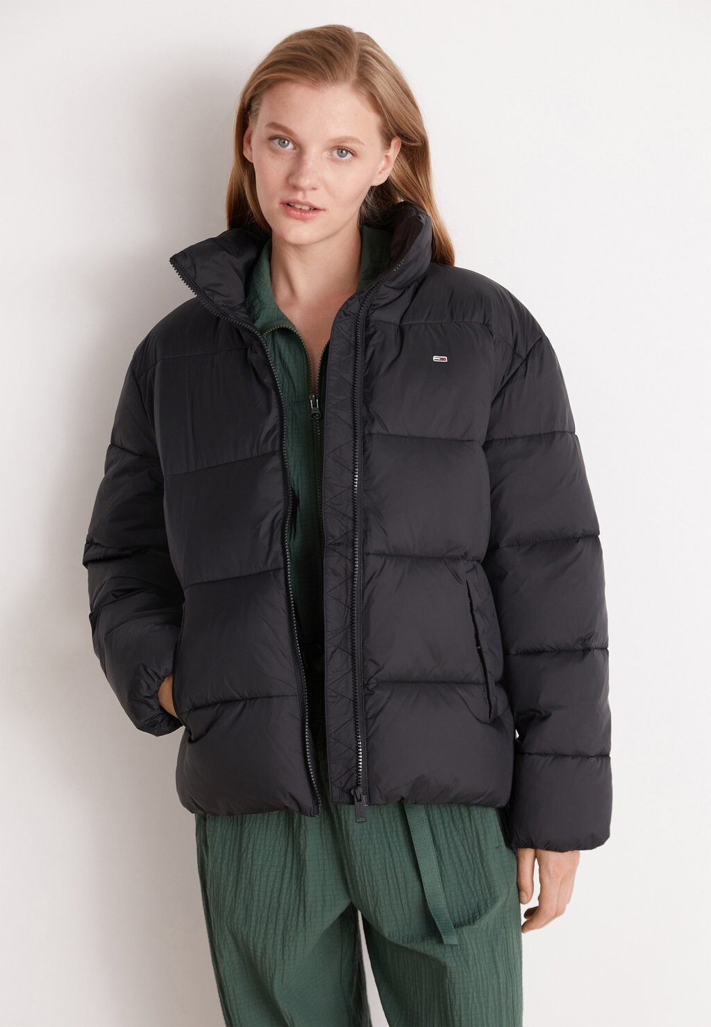 

Зимняя куртка Tommy Jeans, черный