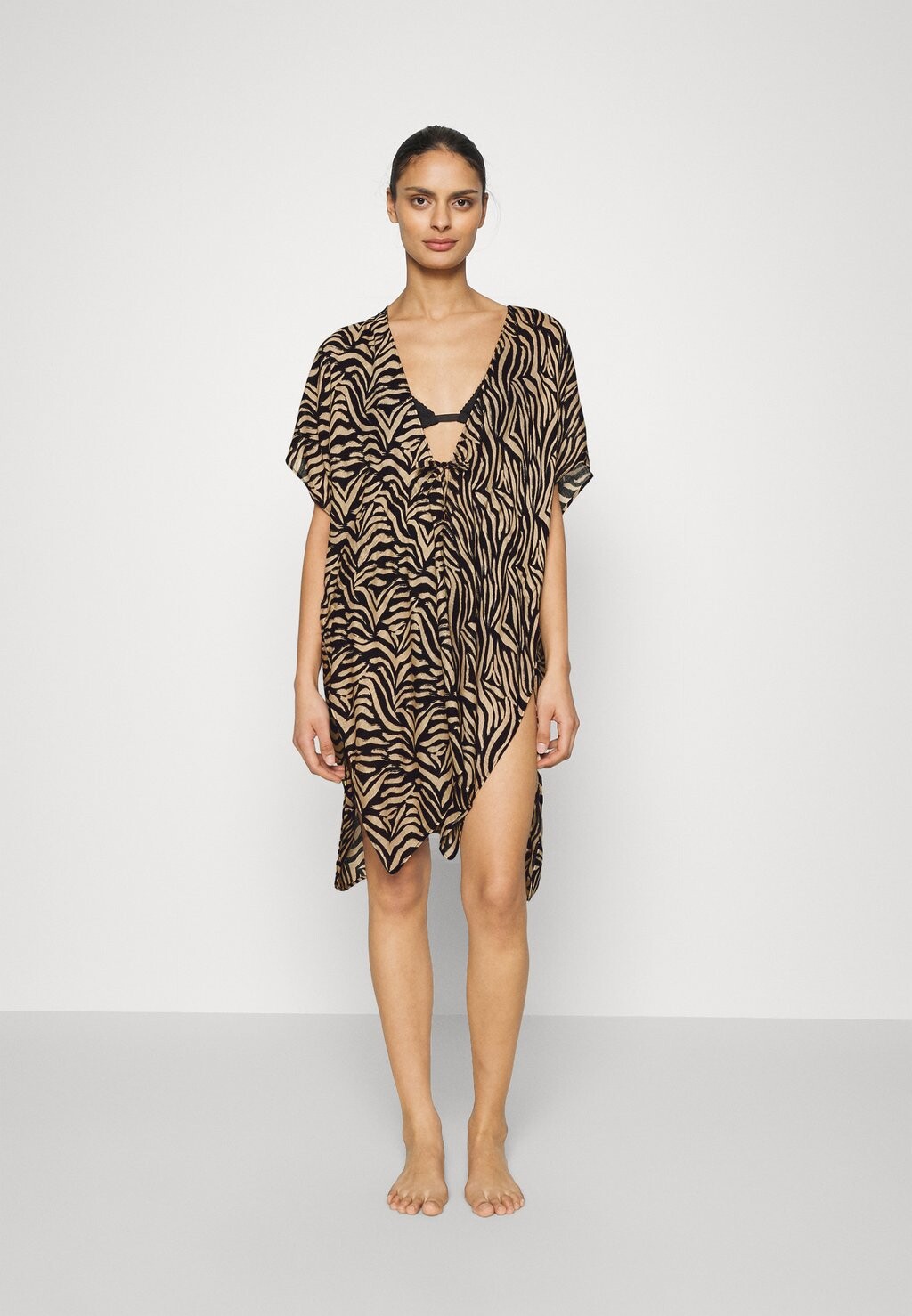 

Пляжный аксессуар PRINTED SHORT KIMONO Anna Field, цвет black/tan, Черный, Пляжный аксессуар PRINTED SHORT KIMONO Anna Field, цвет black/tan