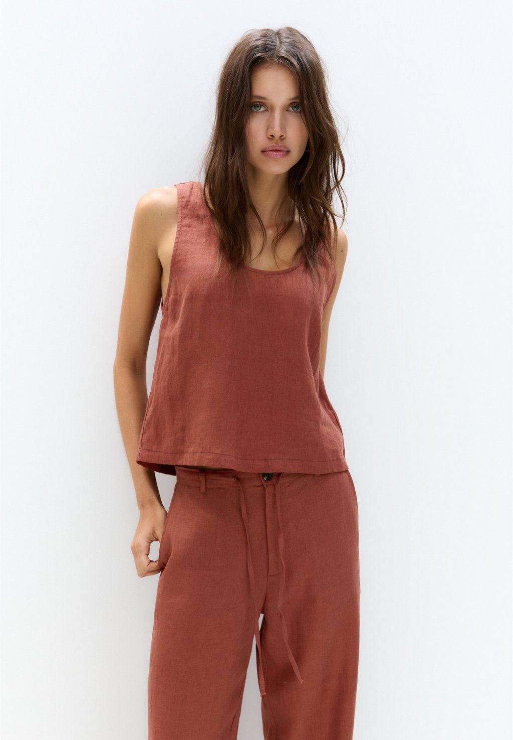 

Топ PULL&BEAR, красный
