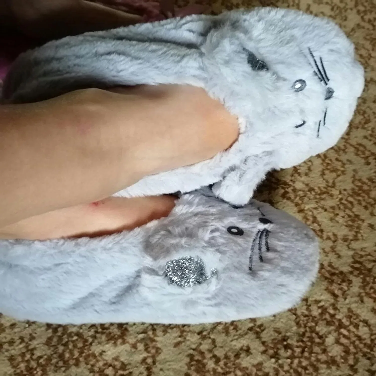 Зимние домашние пушистые тапочки для женщин, меховые, хлопковые, теплые, мягкие, с нескользящей подошвой, для дома, пушистые, с вышивкой в ​​виде мышиных ушек BLULOO, Rose Red — фото 3