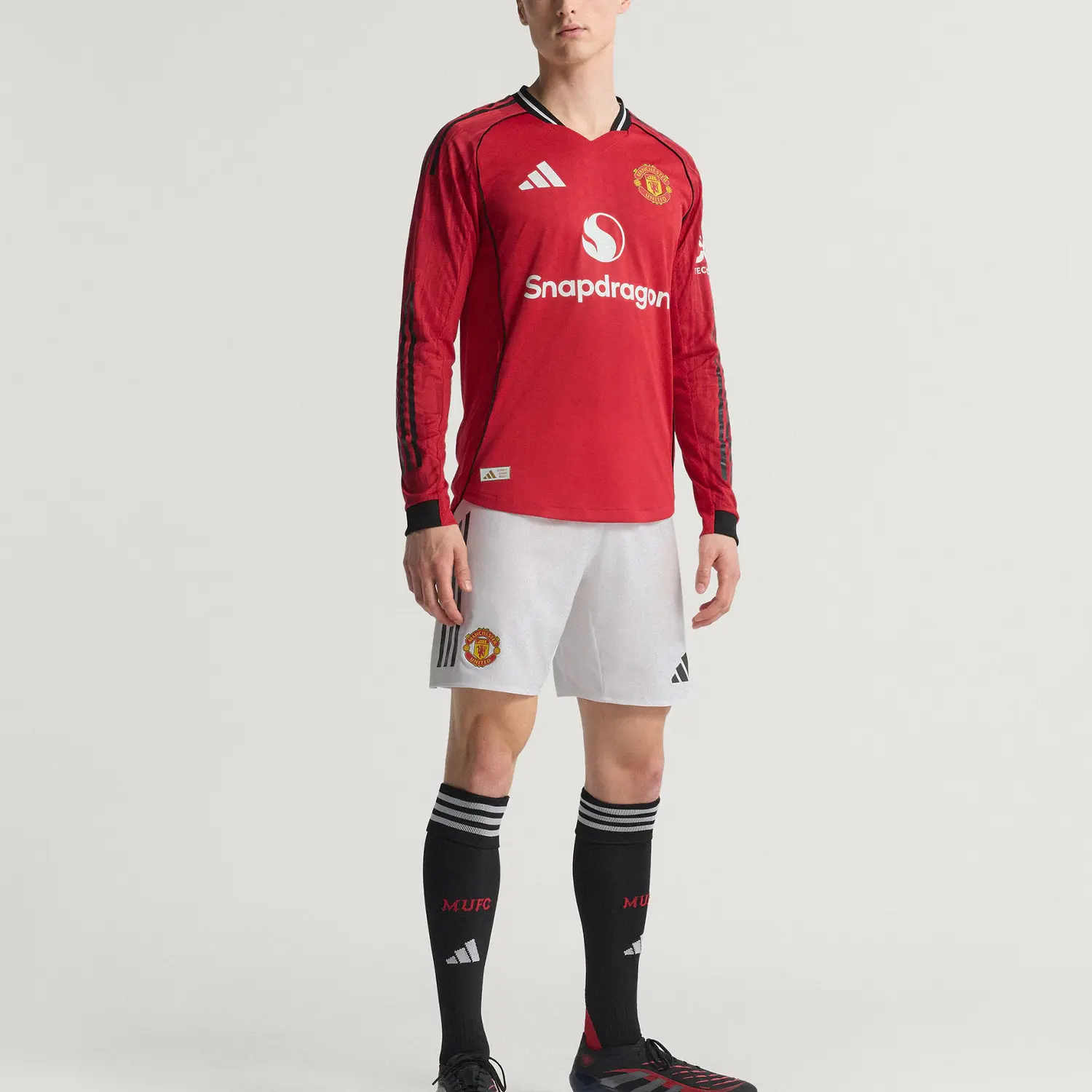 Футболка Manchester United 25/26 домашняя автентичная с длинными рукавами Adidas, красный — фото 3