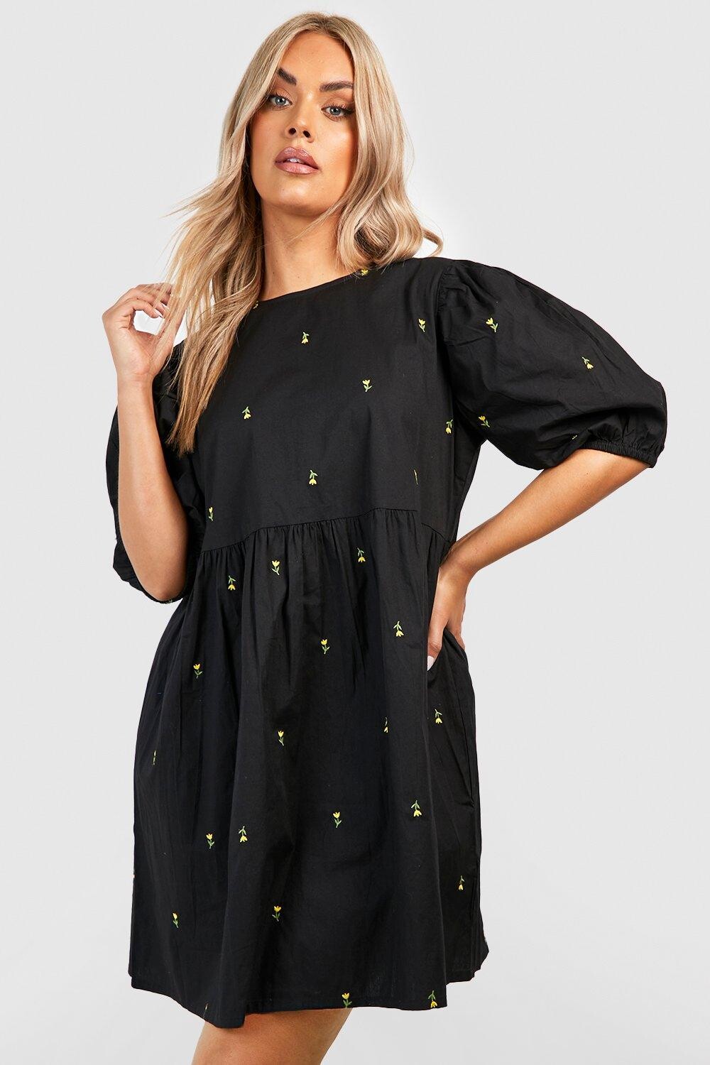 

Свободное платье из поплина с цветочной вышивкой Plus boohoo, черный