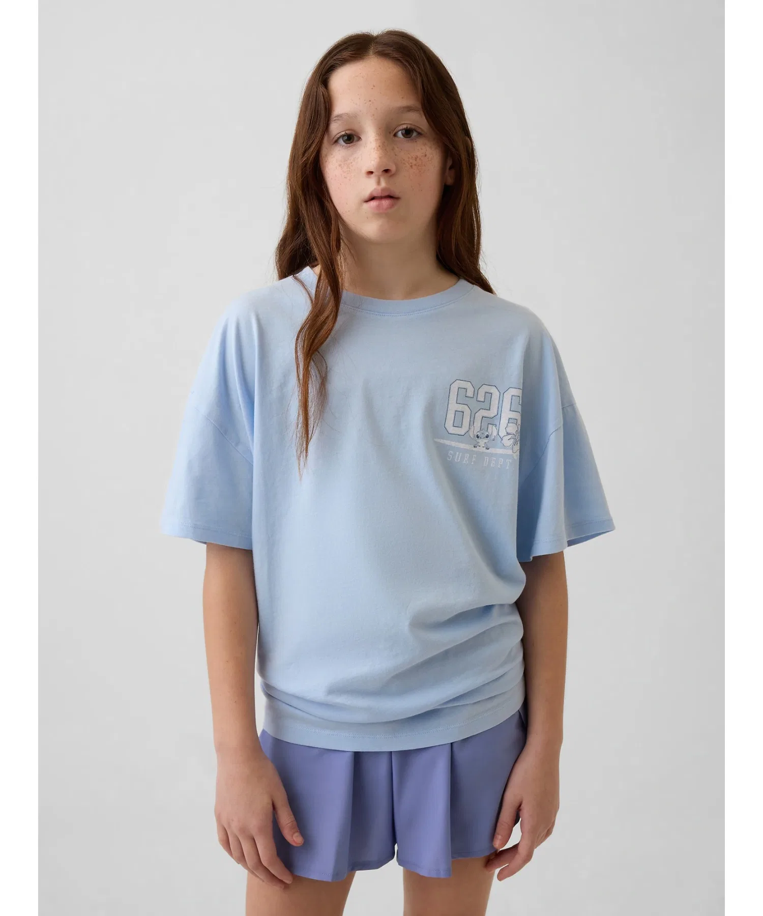 Детская футболка-туника GAP Disney оверсайз белая — фото 2
