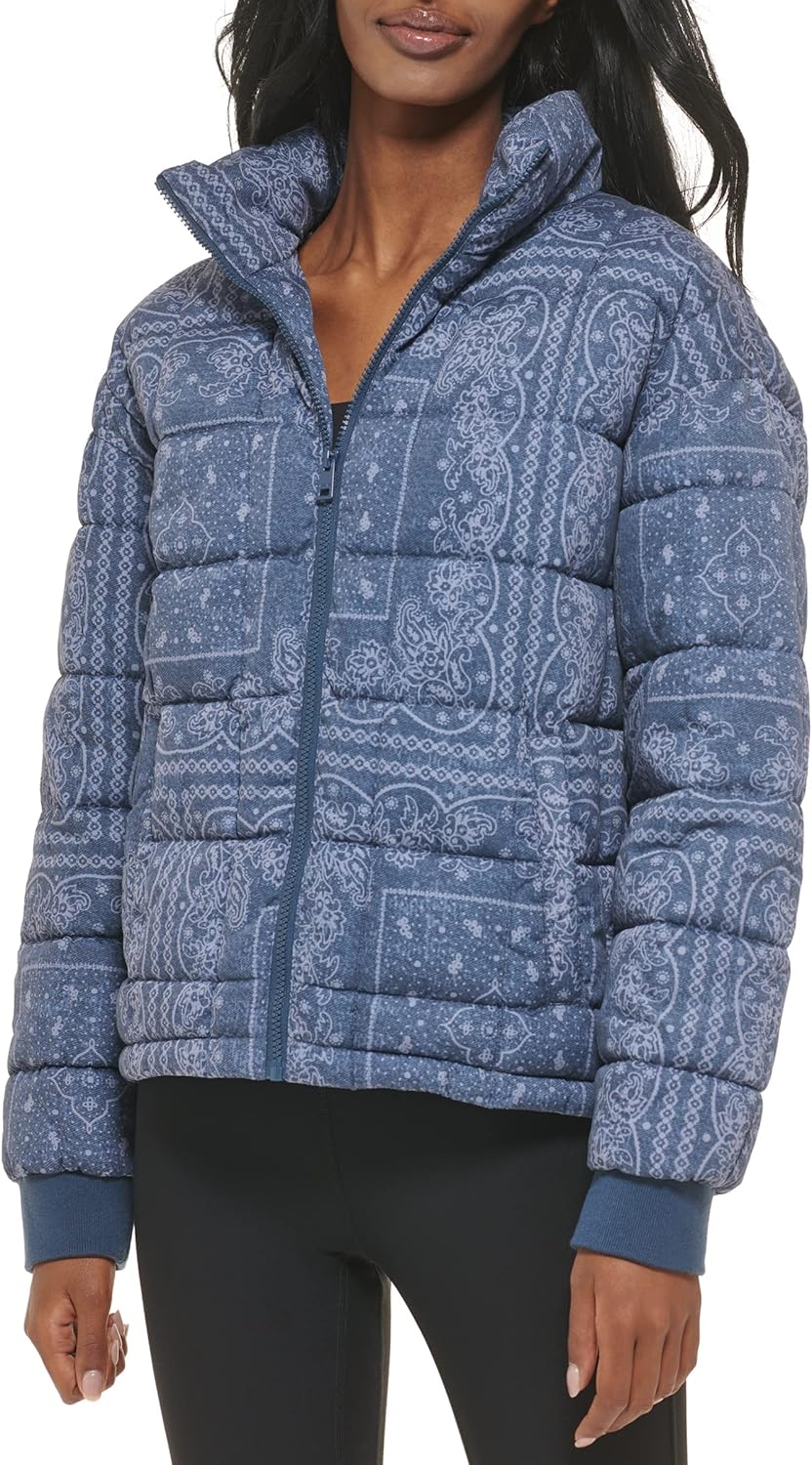 

Levi's Женская утепленная куртка-пуховик с квадратной стежкой, Faded Blue Bandana