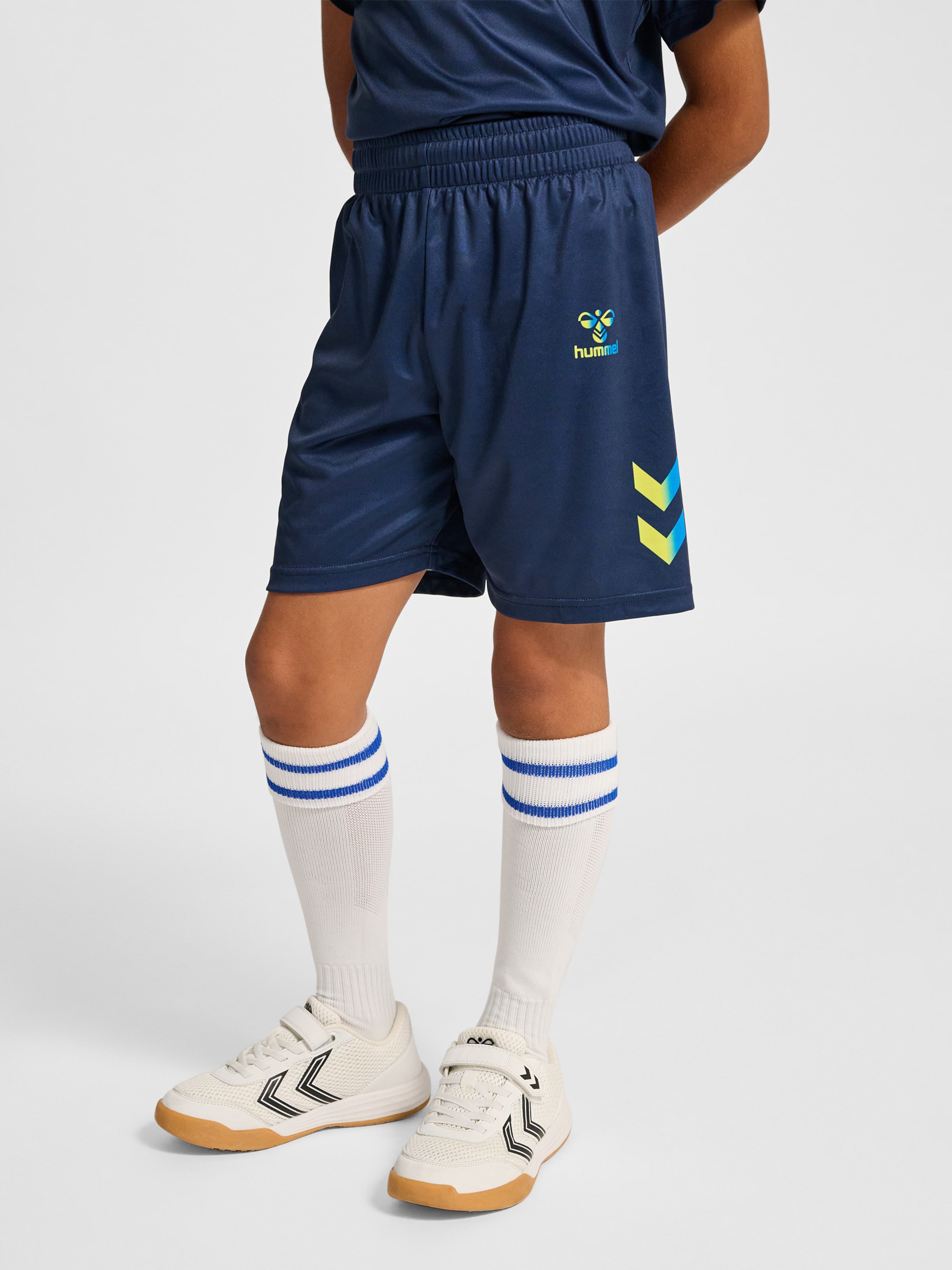 Hummel Шорты для тренировок Regular 'SHIMMER' в цвете Gentian, Sky Blue — фото 4