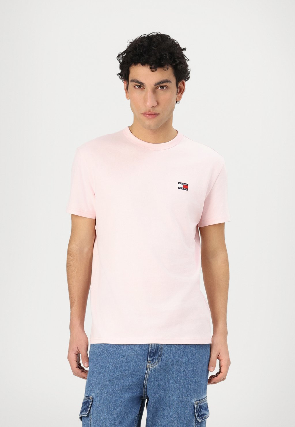 

Базовая футболка BADGE TEE Tommy Jeans, фуксия