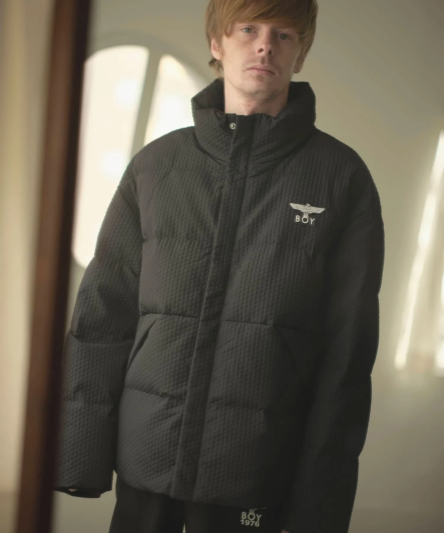 [BOY LONDON] Стильная пуховая куртка из жаккарда для мальчиков