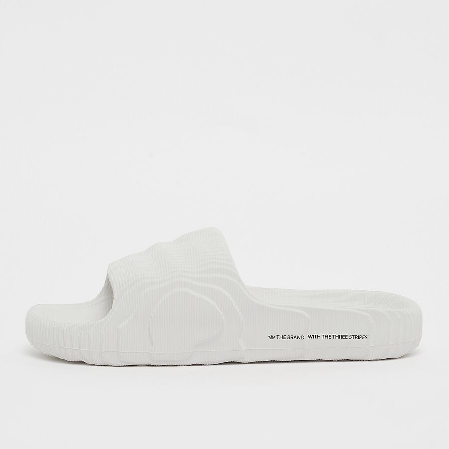 

Шлепанцы adilette 22 Badelatschen adidas Originals, цвет crystal white/crystal white/core black