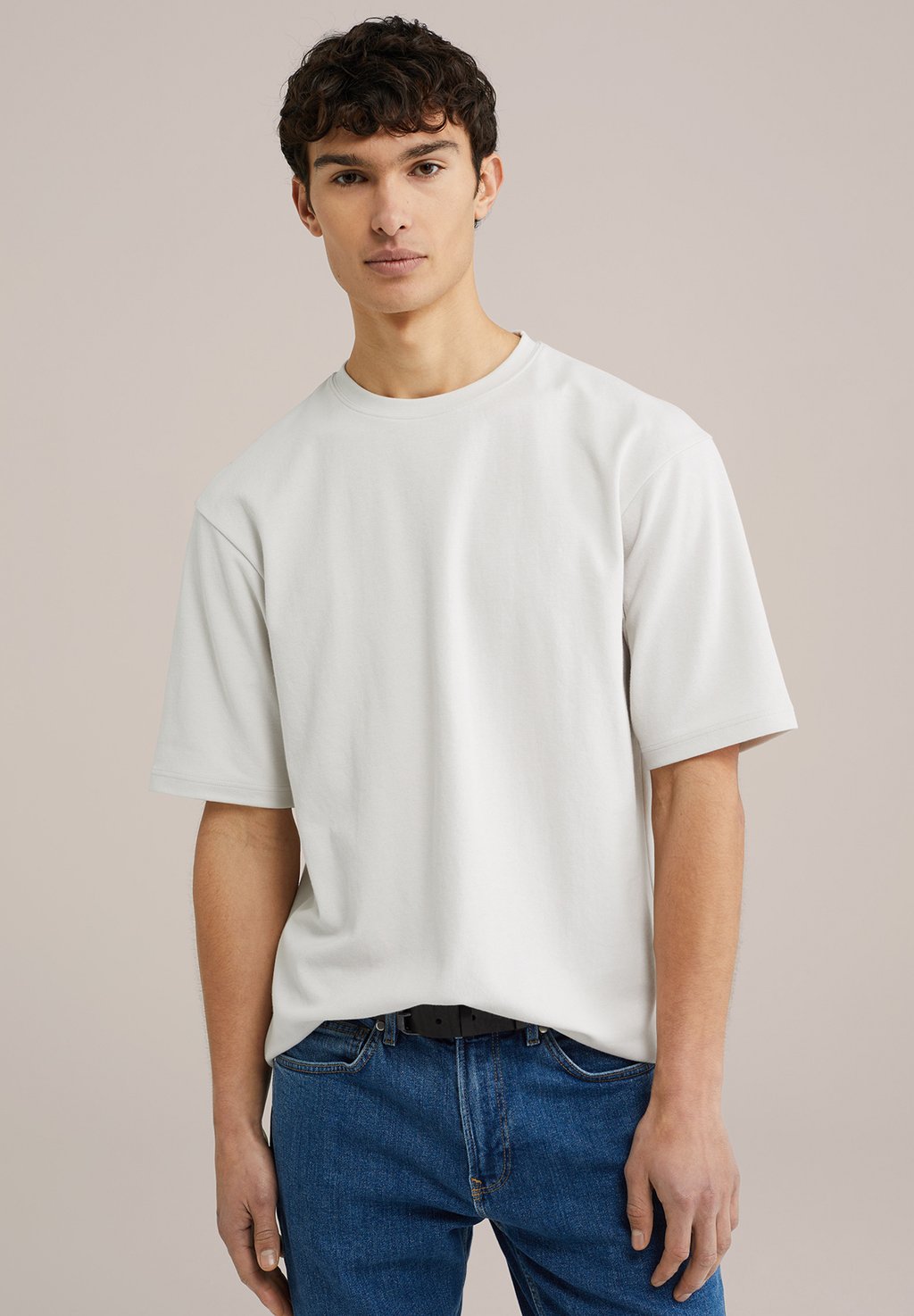 

Базовая футболка THE OVERSIZED WE Fashion, кремовый