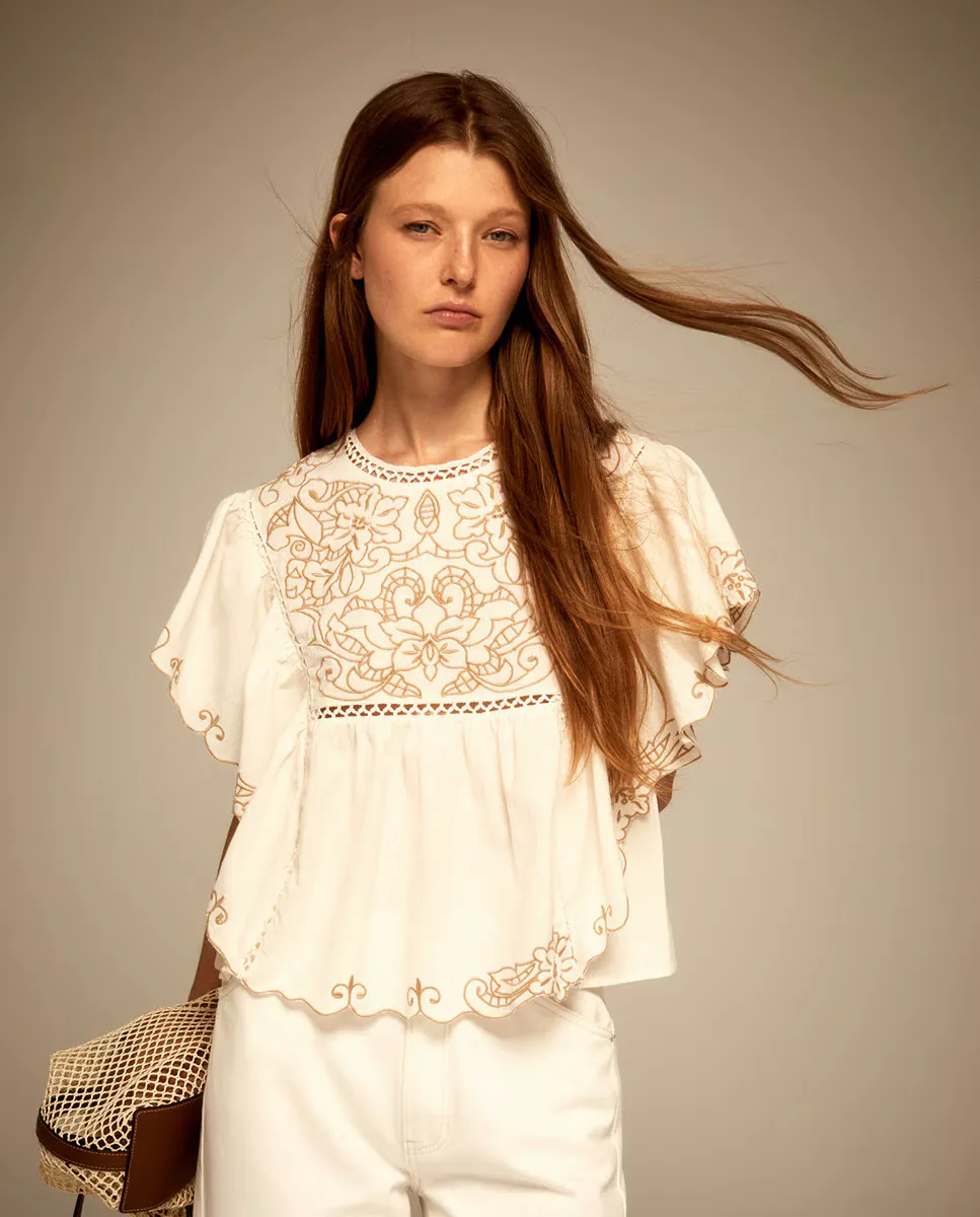 

Блузка с кружевной бабочкой Sfera, кремовый