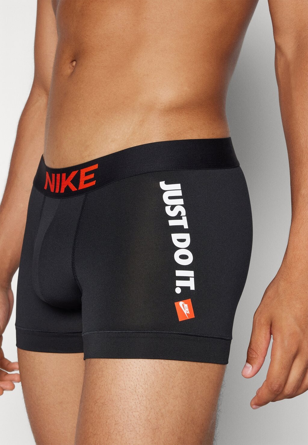 

Трусики ESSENTIAL TRUNK Nike, черный