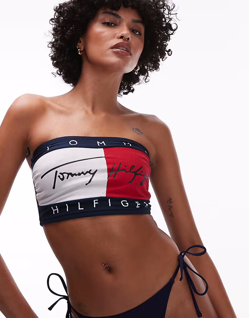 

Топ-бандо с флагом Tommy Hilfiger в красном, белом и синем цвете