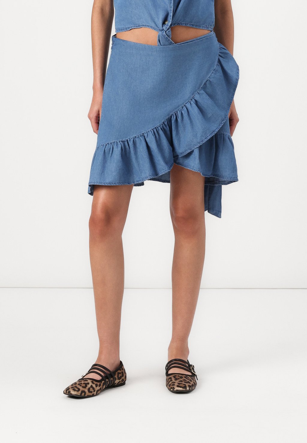 

Мини-юбка ONLBEA SOFIA WRAP SKIRT - Denim skirt ONLY, цвет Medium Blue Denim