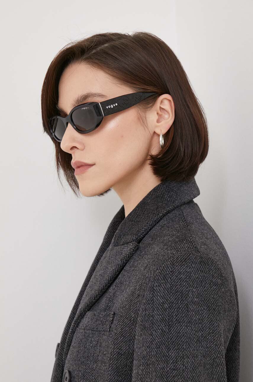 

Солнцезащитные очки VOGUE, серый