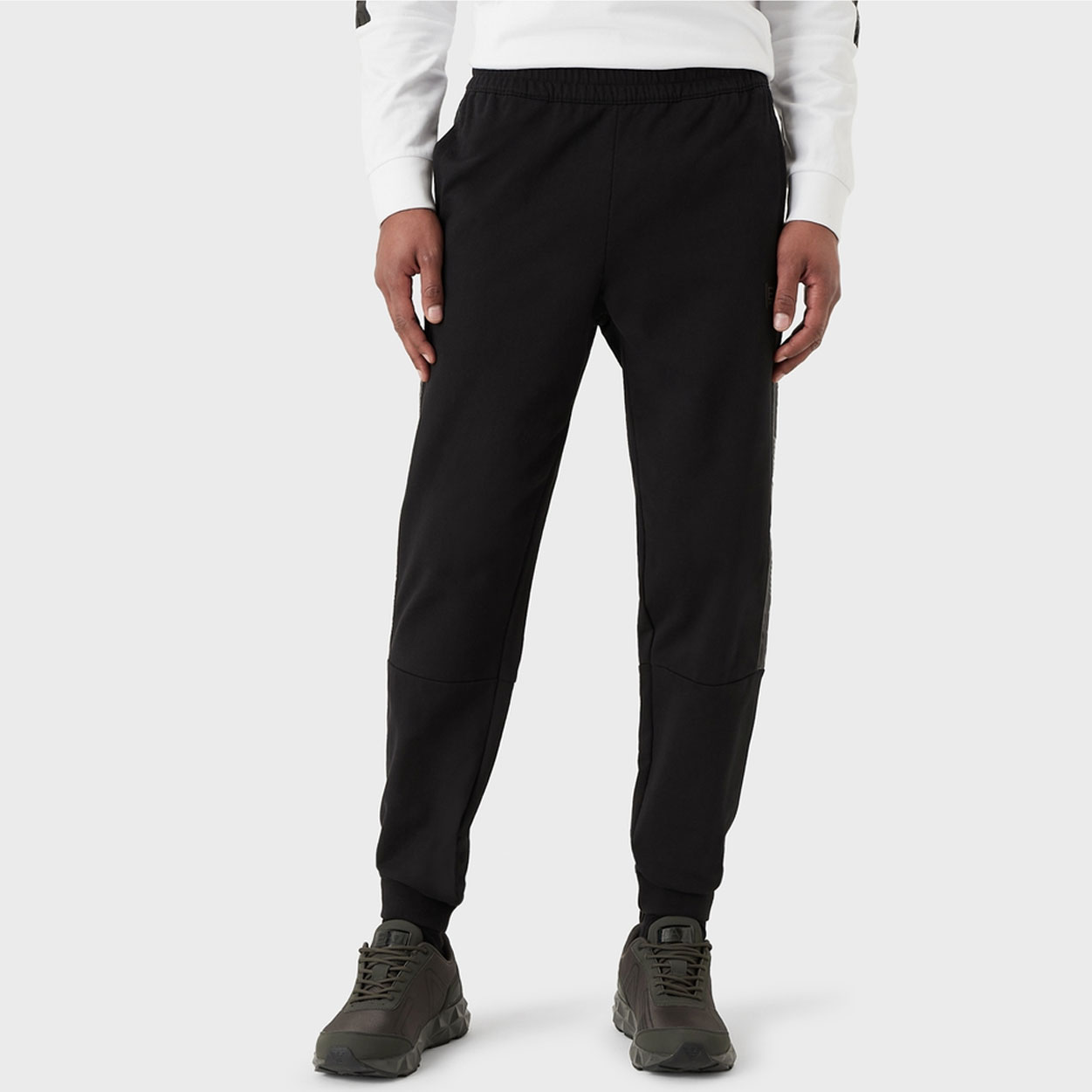EA7 FW22 Спортивные трикотажные брюки мужские черные EMPORIO ARMANI — фото 4