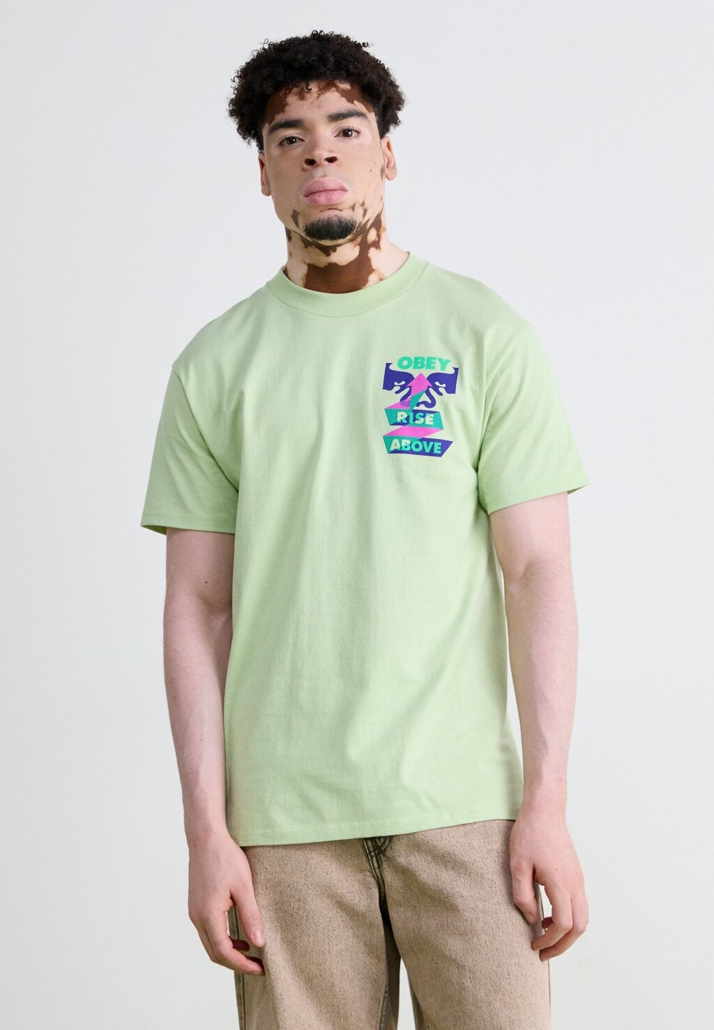

Футболка с принтом RISE ABOVE RIBBON Obey Clothing, светло-зеленый