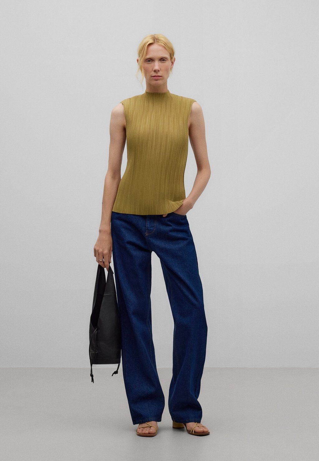 

Топ SLEEVELESS CRINKLE ADOLFO DOMINGUEZ, зеленый