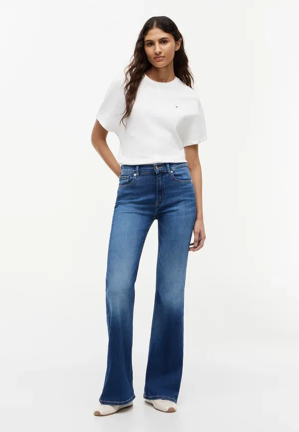 Джинсы клеш Tommy Hilfiger Flare katy flex forward flared jeans, цвет кати мид